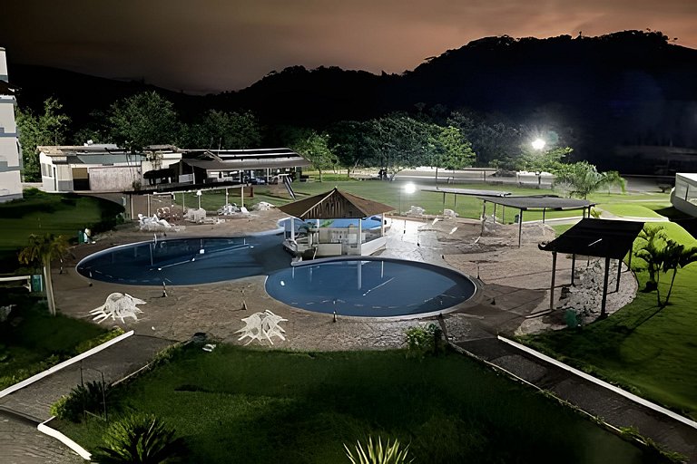 Luxuoso Apart Hotel Village c/ vista para piscina